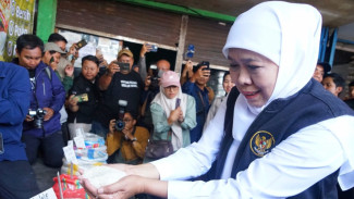 Gubernur Jatim Tinjau Distribusi Beras SPHP Pasar Larangan Sidoarjo