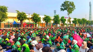 Ribuan Ojol-Lintas Elemen Masyarakat Sidoarjo dan Forkopimda Gelar Doa Bersama