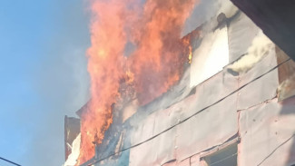 Kosan 3 Lantai di Sidosermo Surabaya Kebakaran, Seorang Warga Luka Bakar