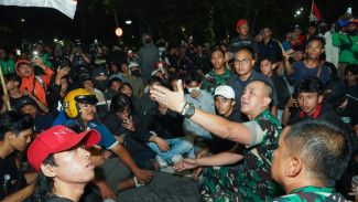 Cerita Menegangkan saat Mayjen Rudy Saladin Redam Kerusuhan di Grahadi dengan Empati