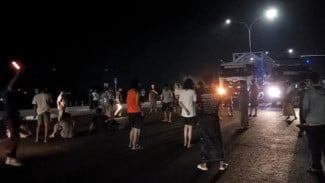 Heboh! Ratusan Warga Lamongan Blokir Jalan Lingkar Utara
