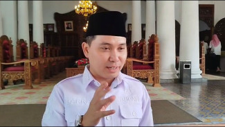 Viral Kades Joget Bareng Biduan di Kantor Kecamatan, Ini Respons Bupati Mojokerto