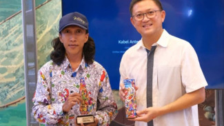Angkat Tema Damar Kurung, Desain Seniman Lokal Gresik ini Jadi Ilustrasi Kemasan Teh Sosro Kotak