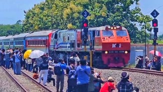 Nostalgia Kereta Api Legendaris di Parade Livery KAI