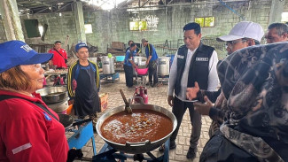 Pemkab Sidoarjo Buka Dapur Umum Selama Proses Evakuasi Korban Ambruknya Mushola Al Khoziny