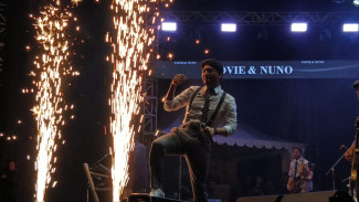 Pecah, Ribuan Penonton Terhipnotis Penampilan Yovie and Nuno-Nidji di Tulungagung
