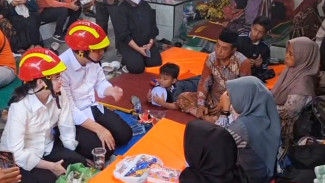 Temui Keluarga Korban Ambruknya Mushola Ponpes Al Khoziny, Wagub Jatim Memastikan Evakuasi Dilakukan Sampai Tuntas