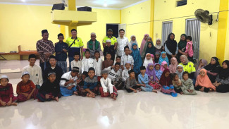 Senangnya Anak Yatim di Lamongan Ini dapat Paket Makanan dari Rexline
