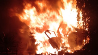 Mobil Terbakar di Manyar Kertoarjo Surabaya, 2 Meninggal 1 Luka Berat