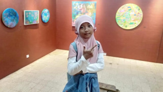 Pelukis Cilik Gresik Raih Penghargaan Piccaso Art Contest, Pamerkan 15 Karya