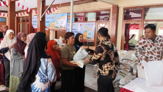 1.500 Ton Beras dan 317 Ribu Liter Bantuan Pangan Dibagikan di Tulungagung
