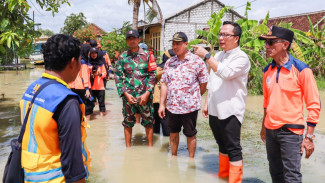 3 Hari Gresik Selatan Direndam Banjir gegara Kali Lamong Jebol, Ini Janji Pemkab