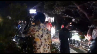 Kubah Masjid Hingga Menara Wifi di Lamongan Roboh Diterjang Angin Puting Beliung