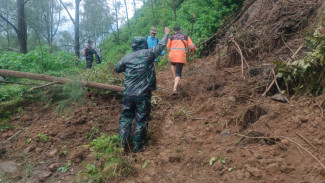 Jalur Alternatif Mojokerto-Batu Ditutup Sementara Imbas Longsor