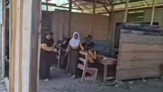 Viral di Medsos Siswa Bojonegoro Belajar di Sekolah tak Layak, Ini Penjelasan Kemenag