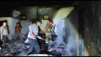Diduga Akibat Korsleting Listrik, Empat Rumah di Lamongan Ludes Terbakar