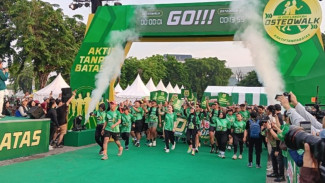Anlene Kampanyekan Cegah Osteoporosis ke Ribuan Peserta OsteWalk 10.000 Langkah di Surabaya