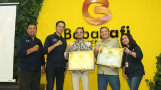 Hendy Setiono dan Baba Rafi Enterprise Raih Penghargaan Ajang SBA 2025