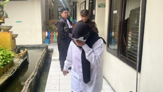Lesbian Pemerkosa Janda di Mojokerto Dituntut 7 Tahun Penjara