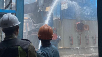 Diduga Bocor Jalur Strainer, Pabrik Minyak Goreng di Gresik Terbakar