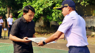 Gagalkan Pencurian Baut Penambat Bantalan Rel, Dua Warga Blitar Dapat Penghargaan
