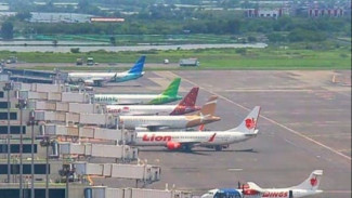 9 Penerbangan Dialihkan gegara Pesawat Latih Tergelincir di Bandara Juanda