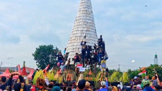 Tempe Raksasa, Simbol Keberkahan dan Kemakmuran Desa Sedenganmijen Sidoarjo