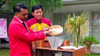 Tak Perlu Jemur Lagi! Mahasiswa Untag Surabaya Ciptakan Alat Pengering Gabah Otomatis