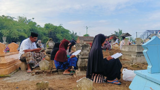 Ratusan Warga Desa Karanganom Gelar Tradisi Nyekar Bareng Sambut Ramadan
