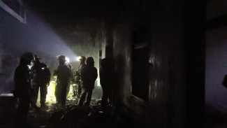 Gudang di Pabean Cantian Surabaya Terbakar, 9 Mobil Damkar Dikerahkan