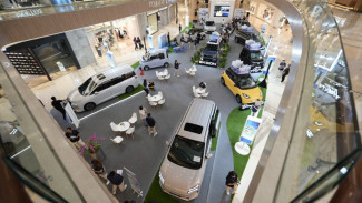 Wuling Motors Pamerkan ICE, EV hingga PHEV di Mal Pakuwon Surabaya