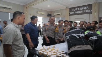 Kasat Hingga Kapolsek di Lamongan Mendadak Jalani Tes Urine, Ini Hasilnya