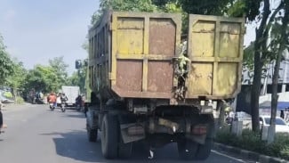 Sampah Tercecer di Jalanan Jadi Sorotan, Pemkot Surabaya Wajibkan Bak Truk Ditutup