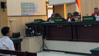 Divonis 1,5 Tahun Penjara, Waria di Mojokerto Produksi dan Jual Konten Gay Langsung Terima