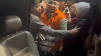 Resmi! Mantan Menag Yaqut Ditahan KPK