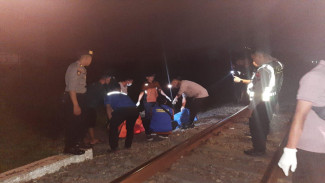 Bawa Sembako, Pria Tanpa Indentitas di Lamongan Meninggal Tertabrak KA