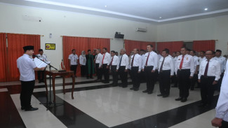 Bupati Trenggalek Lantik 8 PTP dan Direktur Perumda Tirta Wening Baru