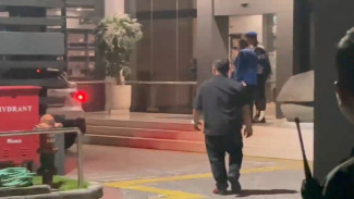 Kantor ESDM Jawa Timur Digeledah Kejaksaan, 4 Kontainer Barang Bukti Disita