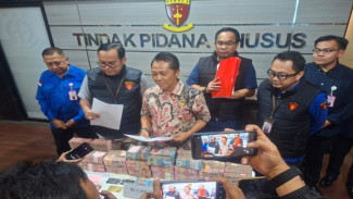 Kejati Tetapkan Kadis ESDM Jatim Tersangka Pungli Perizinan