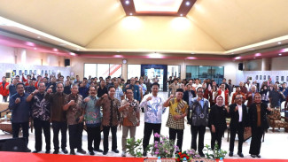 Mahfud MD Bicara Kebangsaan dan Supremasi Hukum di Unitomo, Singgung Bahaya Kekuasaan Absolut