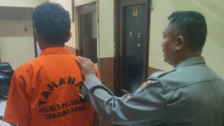 Pencuri Emas di Toko Pasar Atom Surabaya Tertangkap Usai Kabur ke Luar Pulau