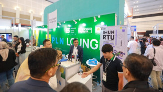 PLN Jatim Pamerkan ASTROLT dan IMUN RTU di Surabaya Electric Forum 2026