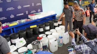 Polisi Gerebek Produsen Kosmetik Ilegal di Kota Malang dan Kediri