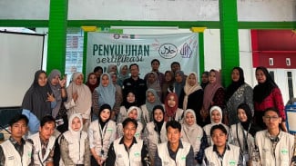 KKN UINSA Buat Terobosan, Ajak 35 UMKM Ikuti Sosialisasi NIB dan Sertifikat Halal
