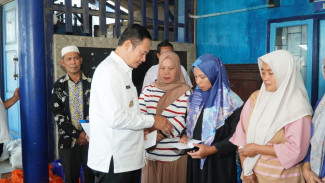 Bupati Lamongan Memastikan Pemkab Terus Beri Dukungan kepada Keluarga Korban KMN Entok