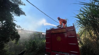 Karyawan Dievakuasi Saat Kebakaran PT Sun Paper Source Mojokerto, lni Kata Polisi