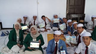 UNUSA Edukasi Santri Genggong Cegah Skabies Melalui Gerakan Santri Bebas Gatal