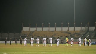 Pemain dan Penonton Soekarno Cup 2026 Heningkan Cipta untuk Korban Gempa Flores NTT