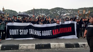Aksi Diam 135 Detik, Menjaga Ingatan Tragedi Kanjuruhan Malang