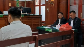 Duka Berlipat Santoso Jalani Sidang di PN Surabaya, Ayah Berpulang dan 50 Karyawan Terancam